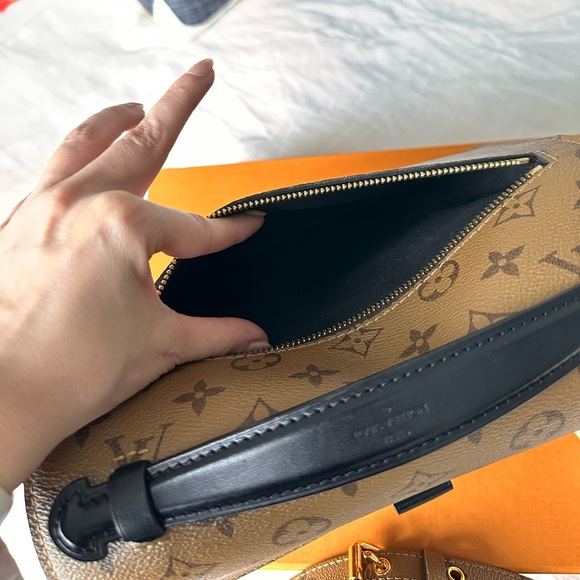 Louis Vuitton Pochette MƩtis Reverse Monogram - Picture 12 of 16